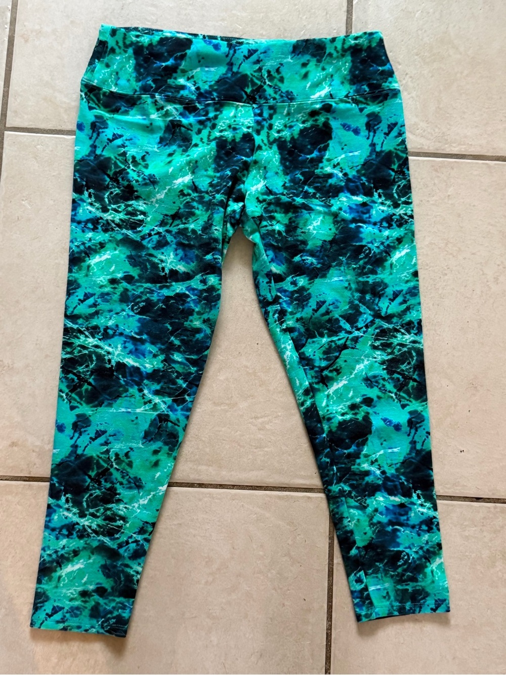 Soft Surroundings Green Marble-Print Leggings